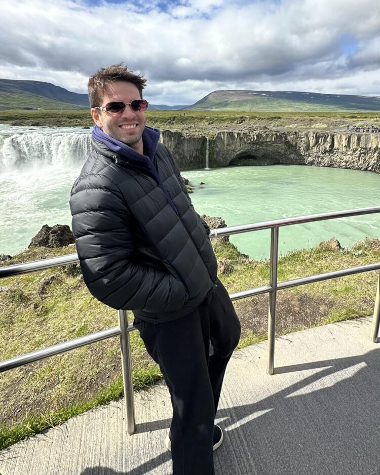 Cruzeiro para Islândia: Godafoss em Akureyri